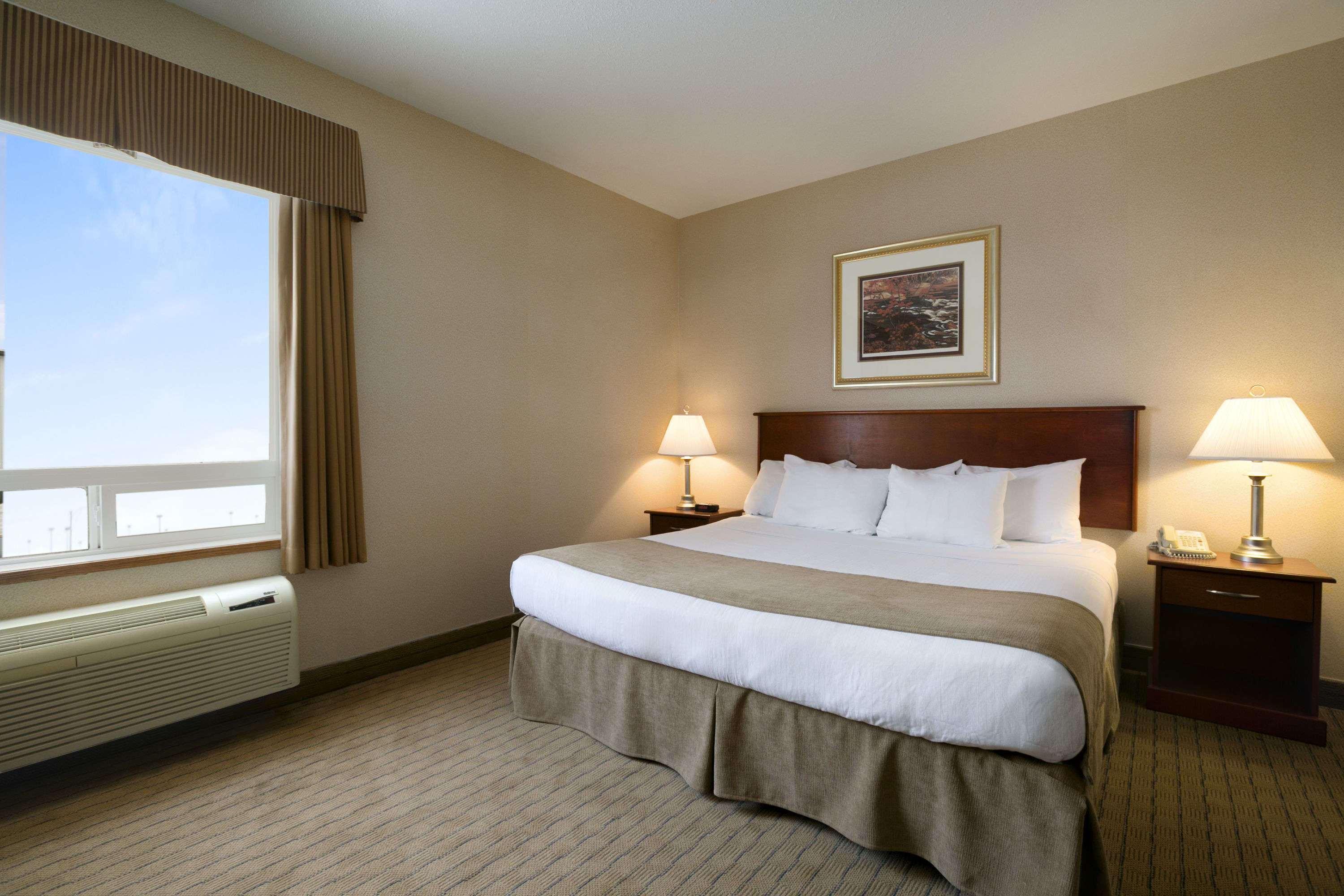 Days Inn By Wyndham Moose Jaw Dış mekan fotoğraf