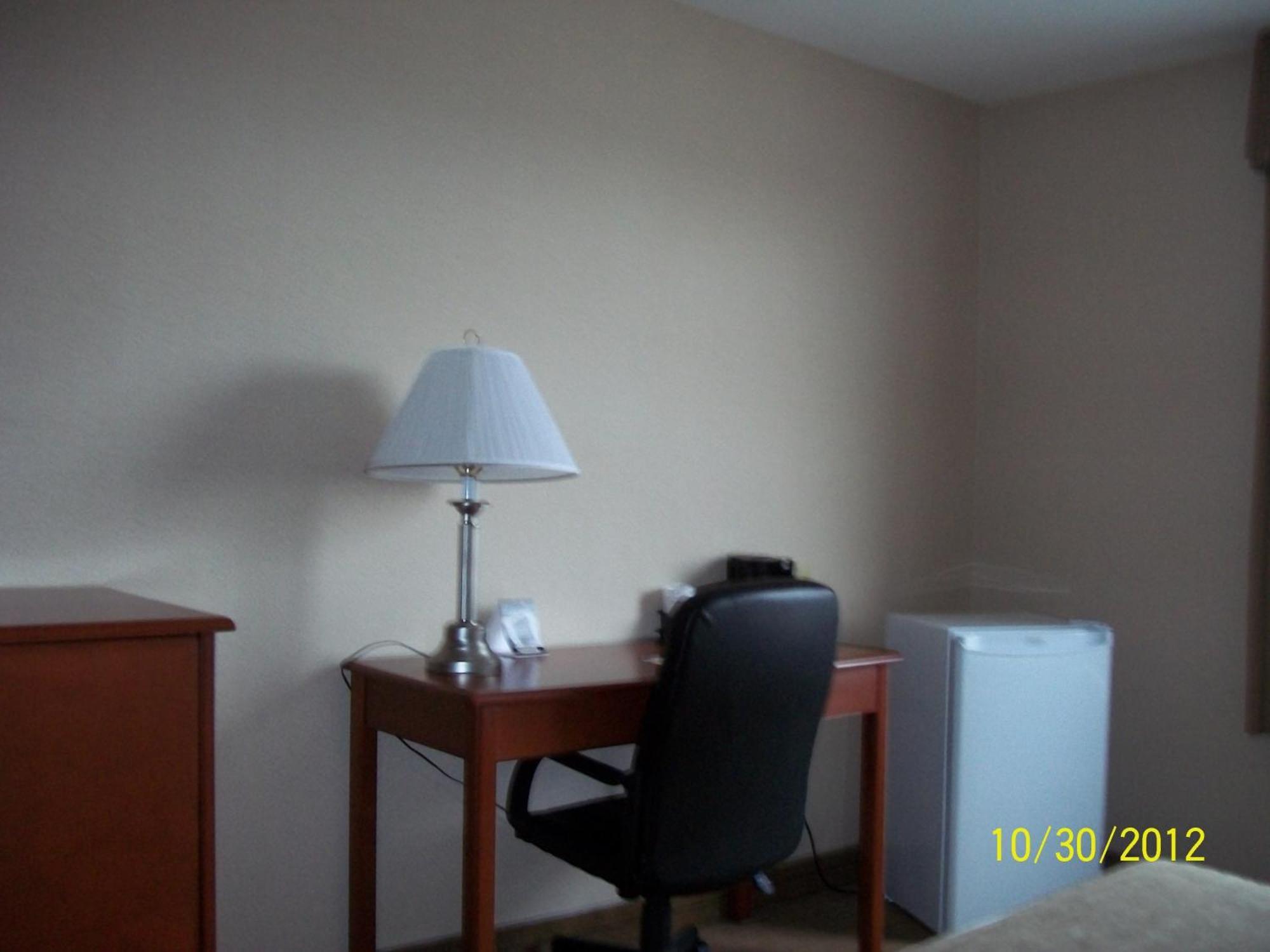 Days Inn By Wyndham Moose Jaw Dış mekan fotoğraf