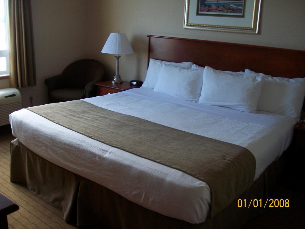 Days Inn By Wyndham Moose Jaw Dış mekan fotoğraf
